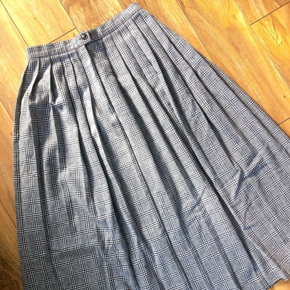 VINTAGE french long plaid pleated skirt midi 💼🎀 Academia Aesthetic - Picture 2 of 11